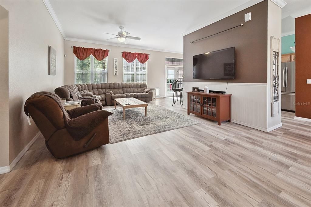 En Venta: $339,999 (3 camas, 2 baños, 1618 Pies cuadrados)