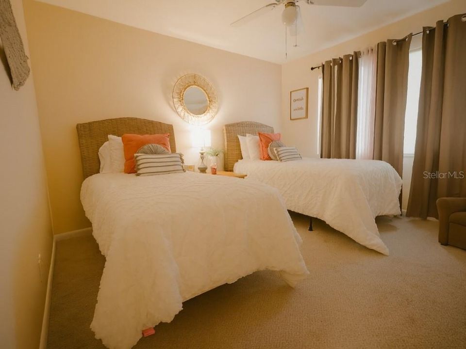 For Sale: $250,000 (2 beds, 2 baths, 1246 Square Feet)