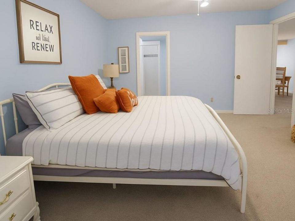 For Sale: $250,000 (2 beds, 2 baths, 1246 Square Feet)