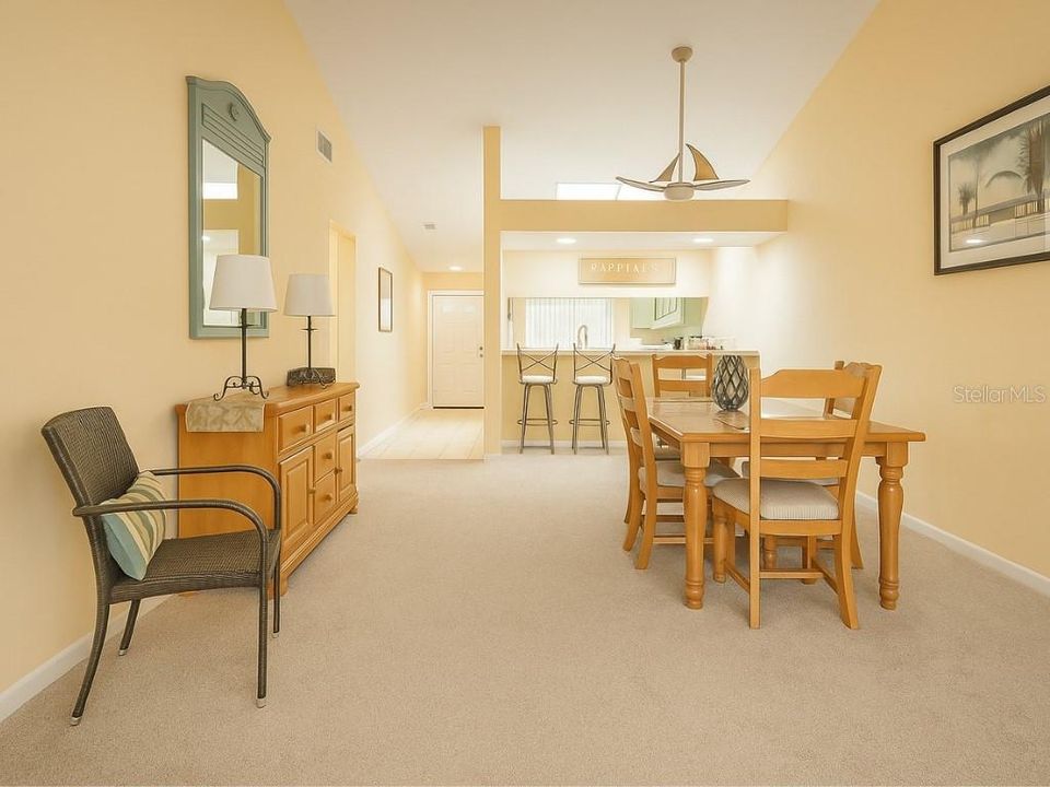 For Sale: $250,000 (2 beds, 2 baths, 1246 Square Feet)