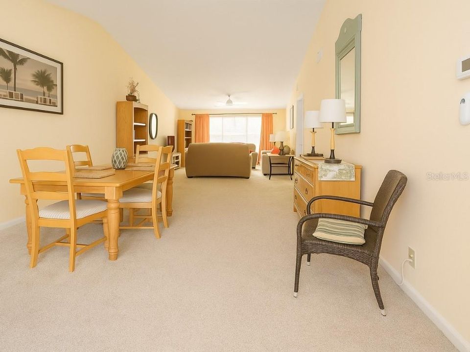 For Sale: $250,000 (2 beds, 2 baths, 1246 Square Feet)