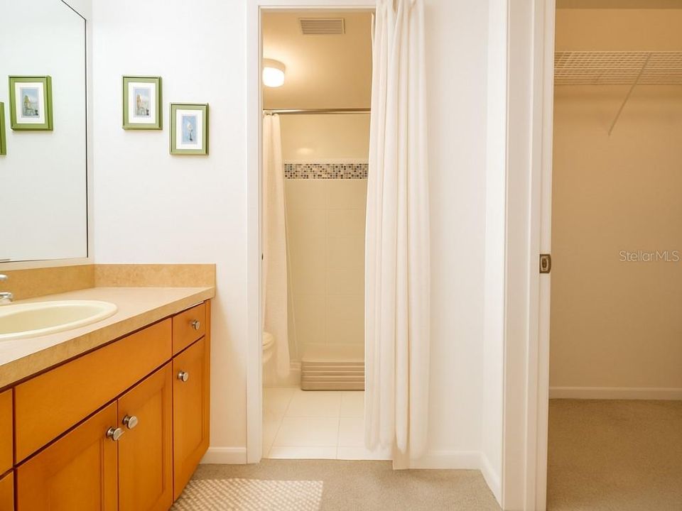 For Sale: $250,000 (2 beds, 2 baths, 1246 Square Feet)