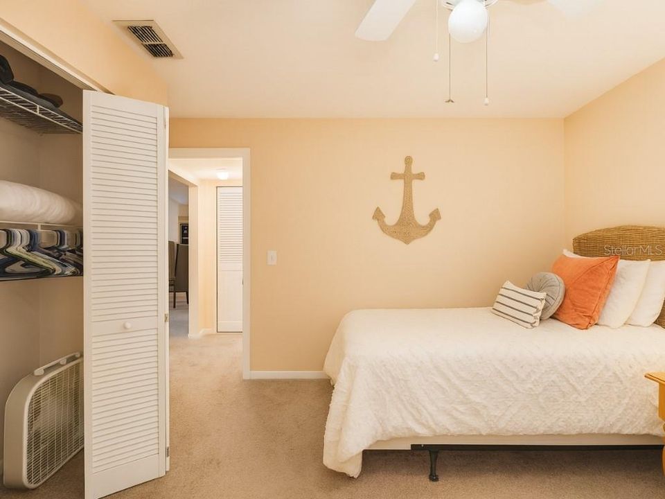 For Sale: $250,000 (2 beds, 2 baths, 1246 Square Feet)