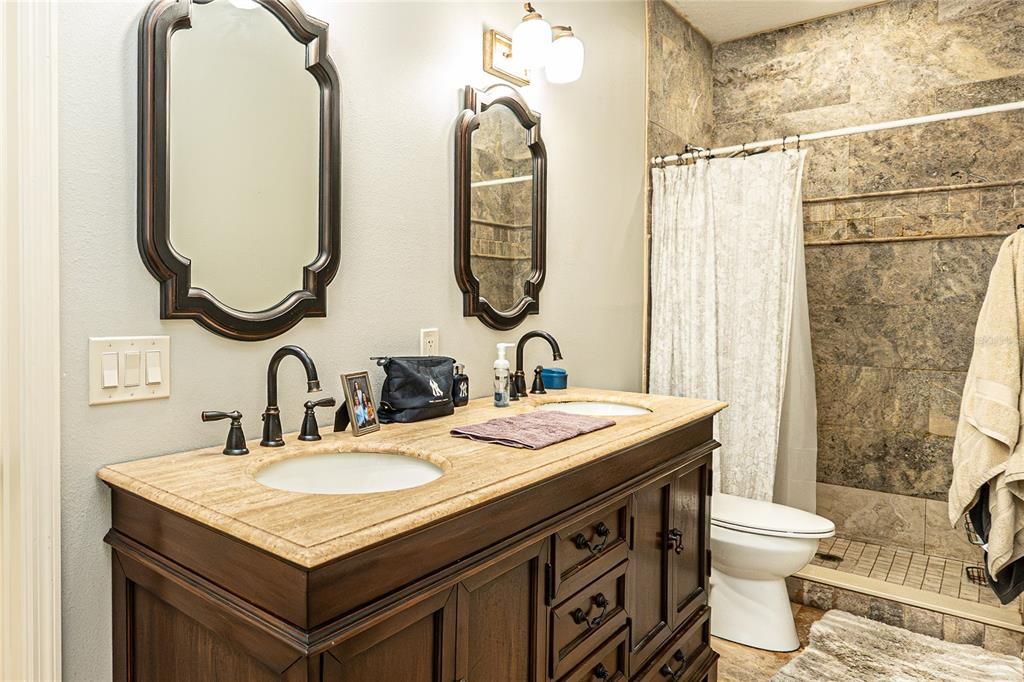 Active With Contract: $1,499,990 (6 beds, 4 baths, 5006 Square Feet)