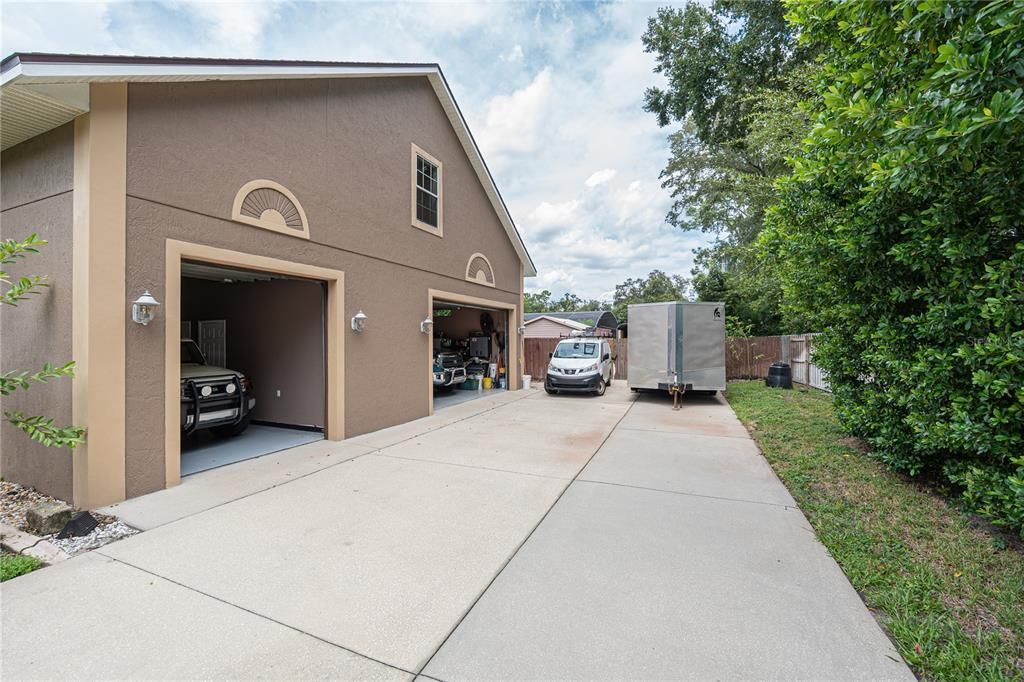 Active With Contract: $1,499,990 (6 beds, 4 baths, 5006 Square Feet)