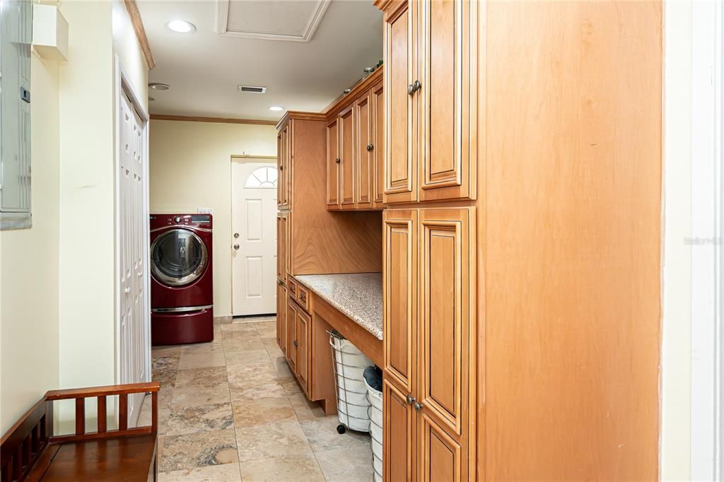 Active With Contract: $1,499,990 (6 beds, 4 baths, 5006 Square Feet)