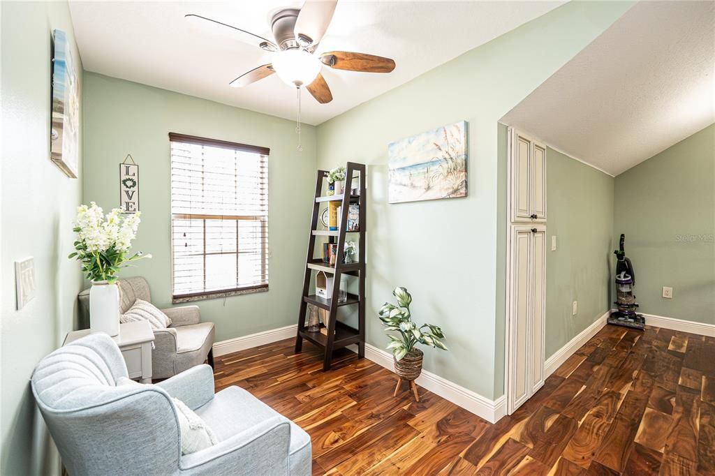 Active With Contract: $1,499,990 (6 beds, 4 baths, 5006 Square Feet)