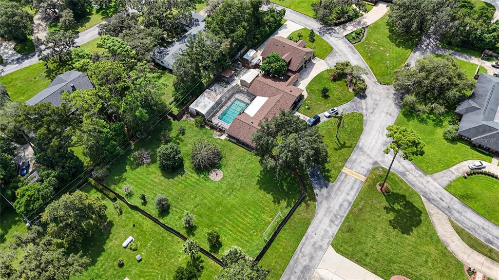 Active With Contract: $1,499,990 (6 beds, 4 baths, 5006 Square Feet)