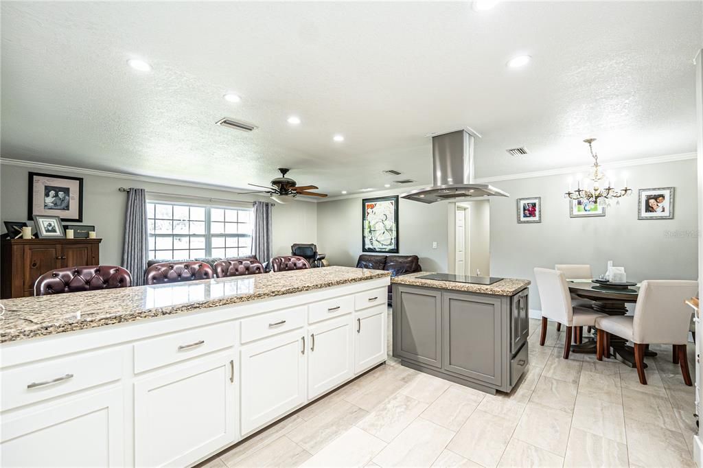 Active With Contract: $1,499,990 (6 beds, 4 baths, 5006 Square Feet)