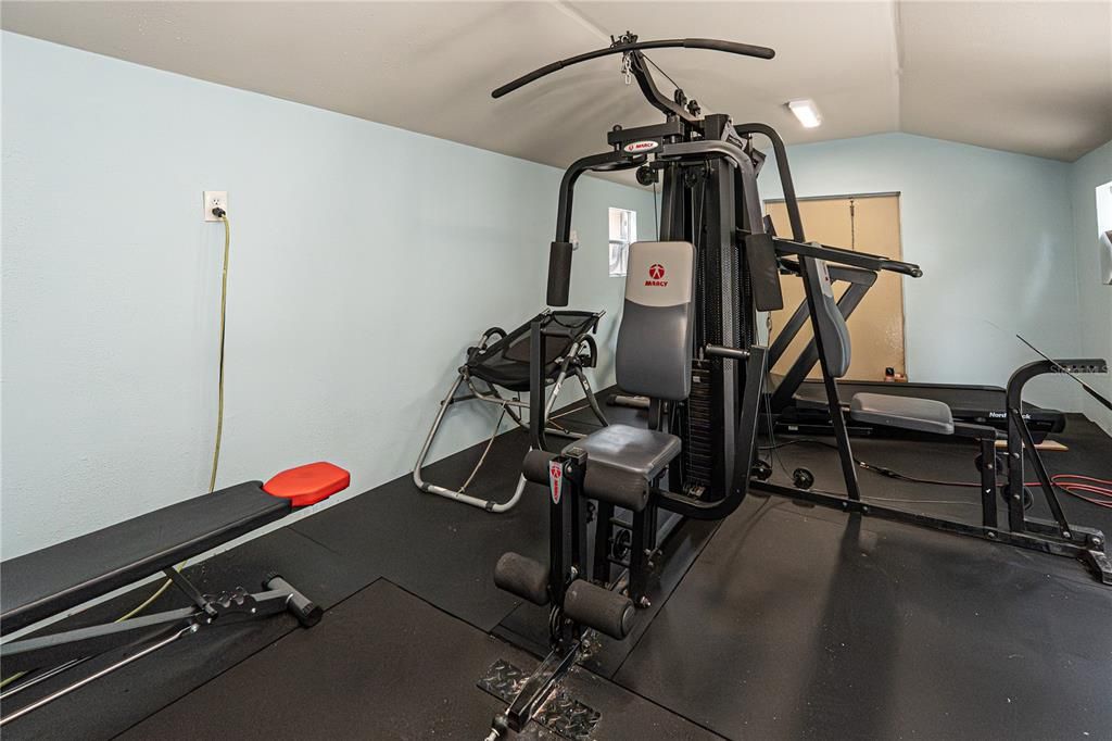 Active With Contract: $1,499,990 (6 beds, 4 baths, 5006 Square Feet)