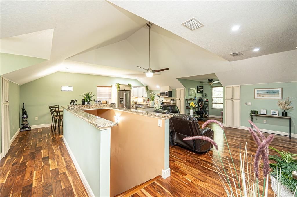 Active With Contract: $1,499,990 (6 beds, 4 baths, 5006 Square Feet)