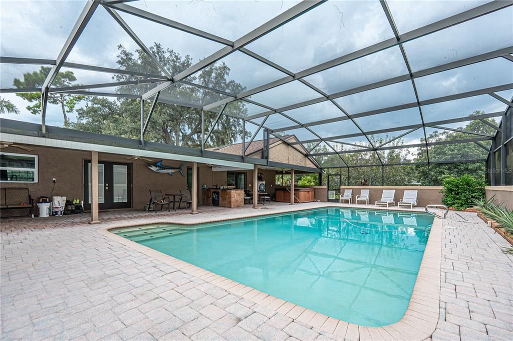 Active With Contract: $1,499,990 (6 beds, 4 baths, 5006 Square Feet)