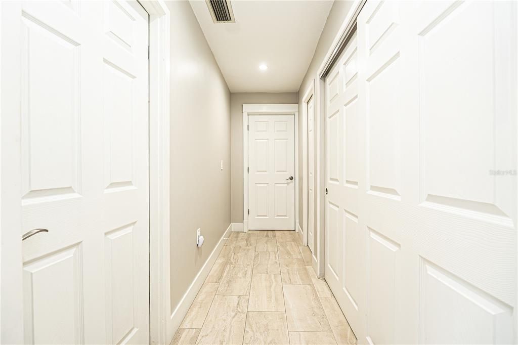 Active With Contract: $1,499,990 (6 beds, 4 baths, 5006 Square Feet)