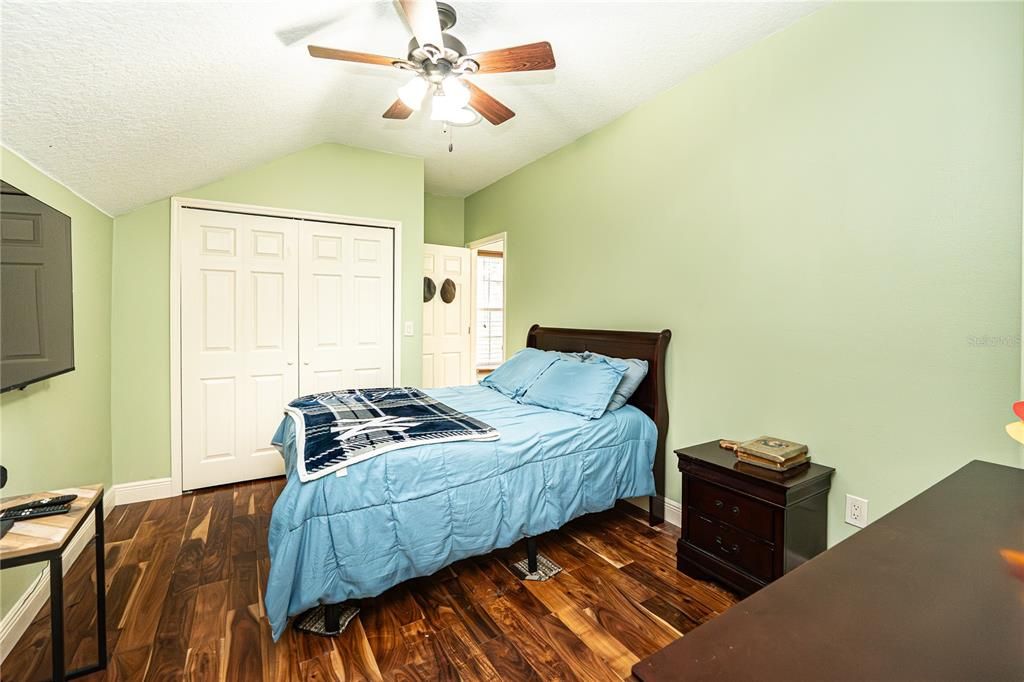 Active With Contract: $1,499,990 (6 beds, 4 baths, 5006 Square Feet)