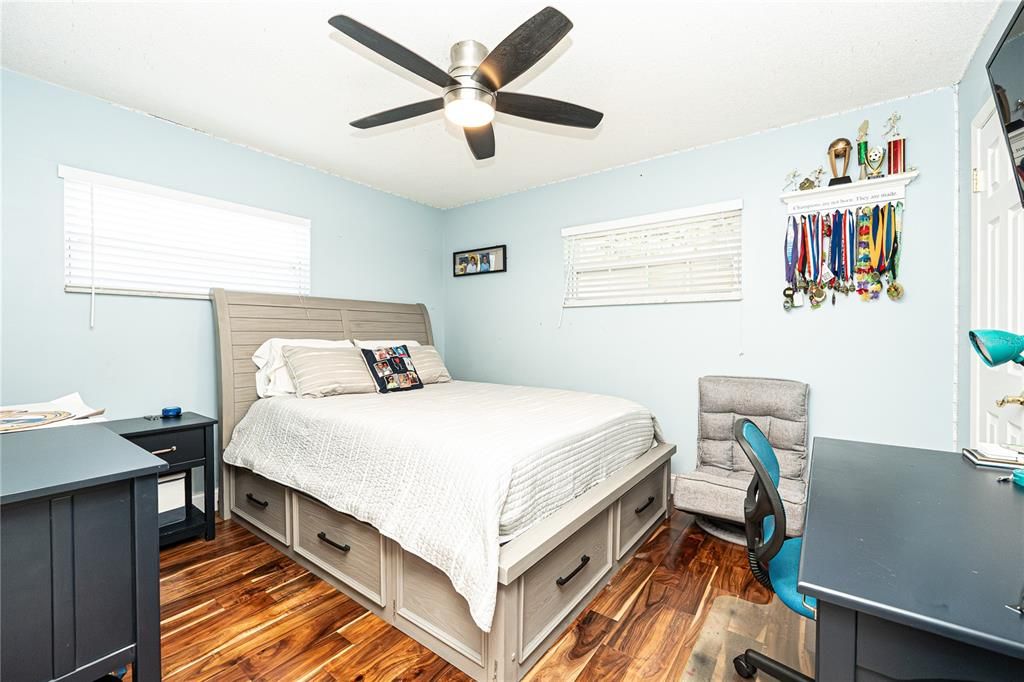 Active With Contract: $1,499,990 (6 beds, 4 baths, 5006 Square Feet)