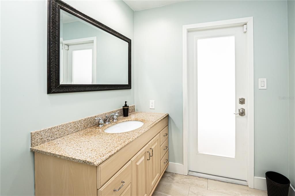 Active With Contract: $1,499,990 (6 beds, 4 baths, 5006 Square Feet)