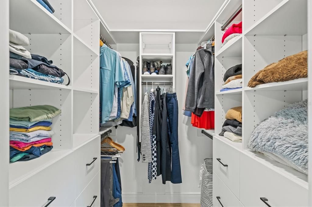 Под контрактом: $575,000 (3 спален, 2 ванн, 1717 Квадратных фут)