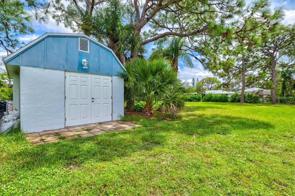 Под контрактом: $575,000 (3 спален, 2 ванн, 1717 Квадратных фут)