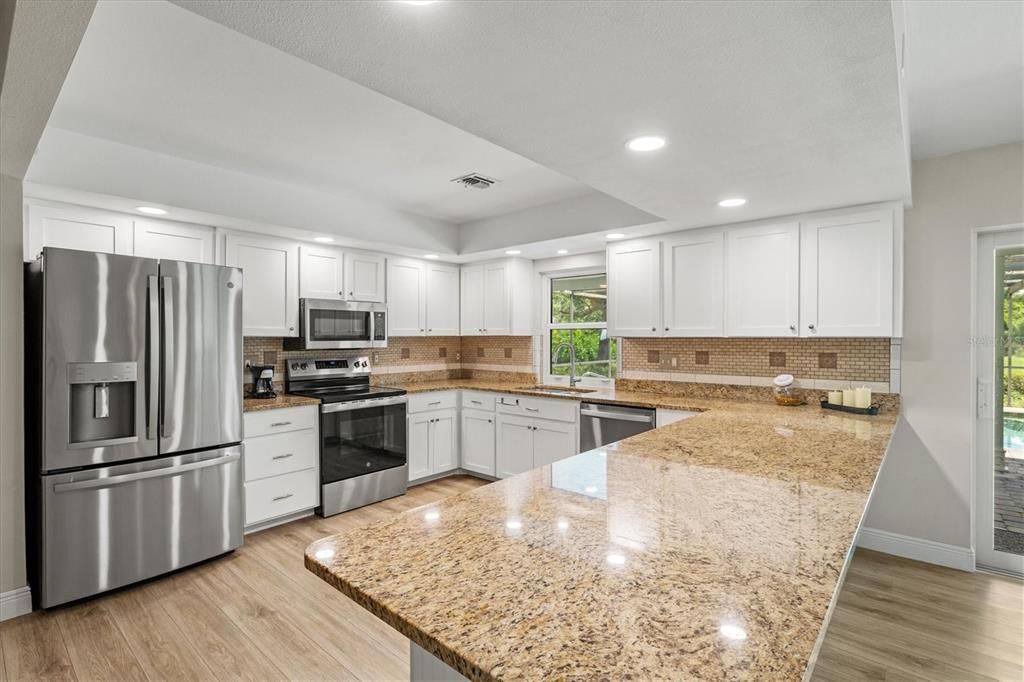 Под контрактом: $575,000 (3 спален, 2 ванн, 1717 Квадратных фут)