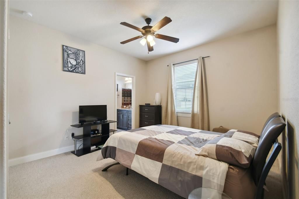 For Rent: $2,900 (4 beds, 3 baths, 2406 Square Feet)