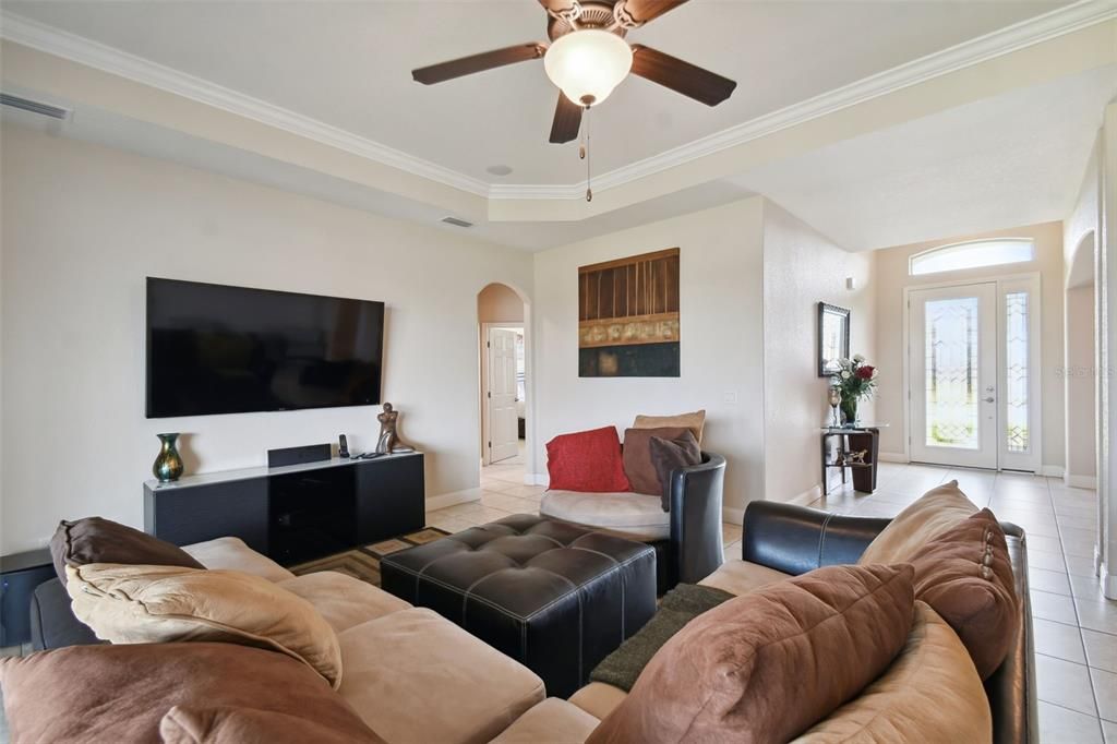 For Rent: $2,900 (4 beds, 3 baths, 2406 Square Feet)