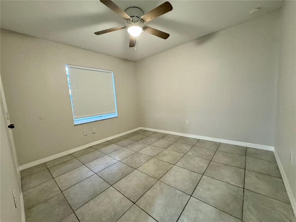 待售: $125,000 (2 贝兹, 2 浴室, 885 平方英尺)