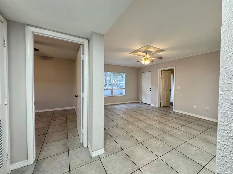 待售: $125,000 (2 贝兹, 2 浴室, 885 平方英尺)