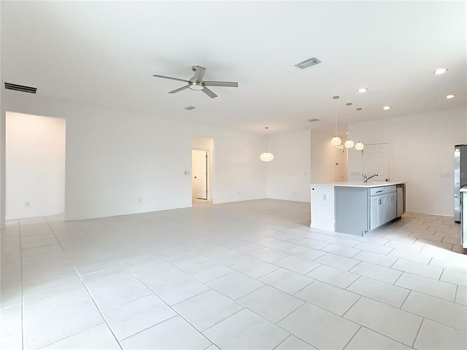 Active With Contract: $310,000 (4 beds, 3 baths, 2120 Square Feet)