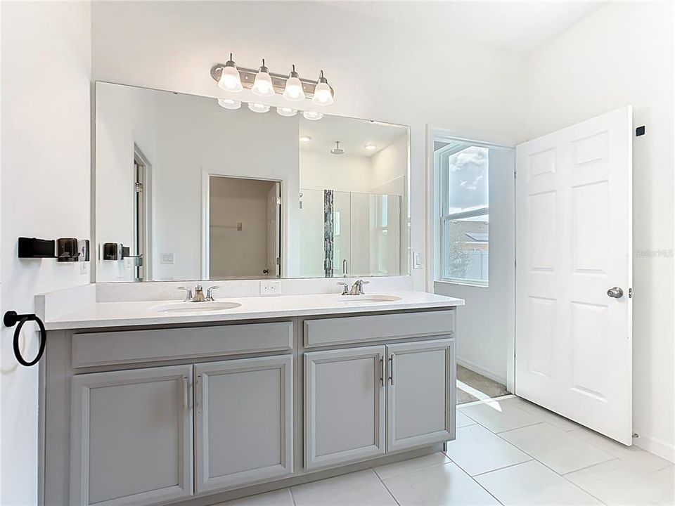 Active With Contract: $310,000 (4 beds, 3 baths, 2120 Square Feet)