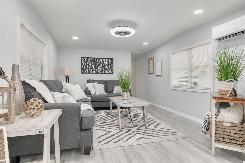 For Rent: $1,500 (2 beds, 1 baths, 794 Square Feet)