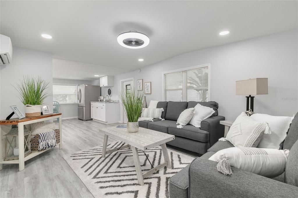 For Rent: $1,500 (2 beds, 1 baths, 794 Square Feet)