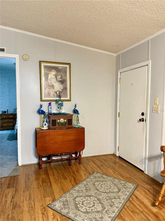 For Sale: $190,000 (3 beds, 2 baths, 1404 Square Feet)