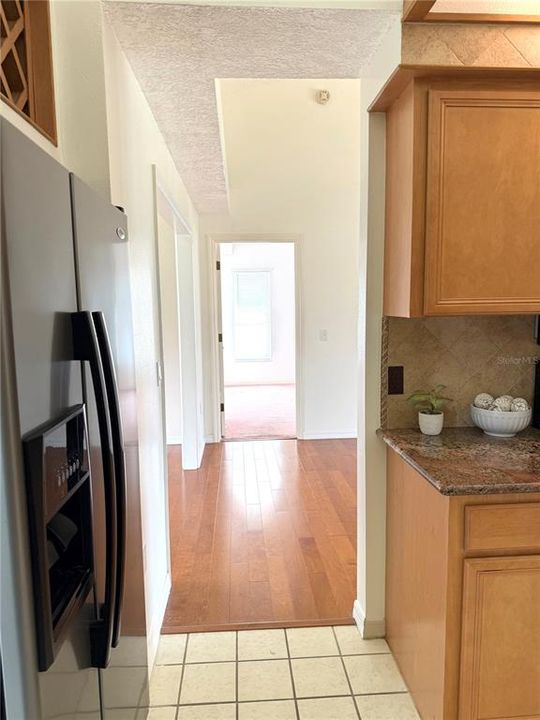 Activo con contrato: $240,000 (3 camas, 2 baños, 1755 Pies cuadrados)