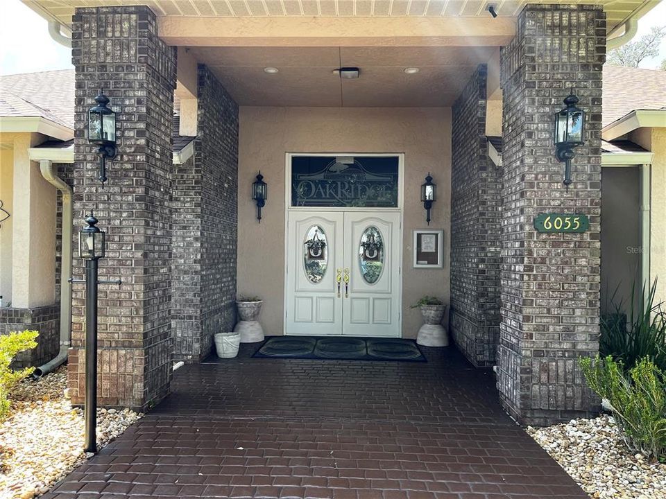 Activo con contrato: $240,000 (3 camas, 2 baños, 1755 Pies cuadrados)