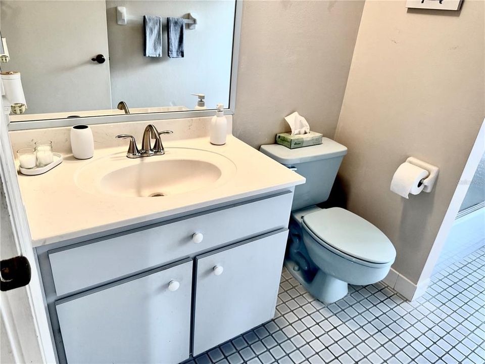 Activo con contrato: $240,000 (3 camas, 2 baños, 1755 Pies cuadrados)