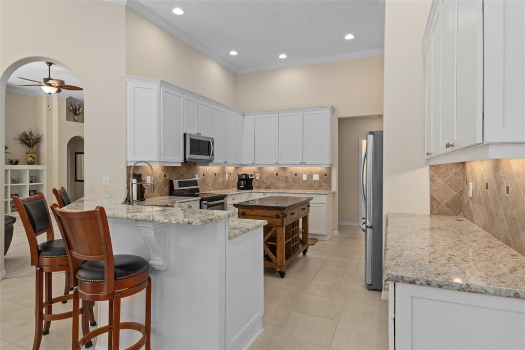 Active With Contract: $560,000 (3 beds, 2 baths, 2914 Square Feet)