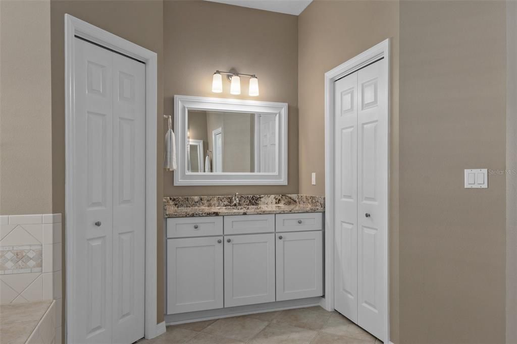 Active With Contract: $560,000 (3 beds, 2 baths, 2914 Square Feet)