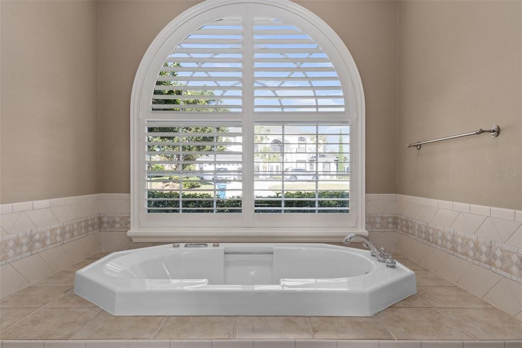 Active With Contract: $560,000 (3 beds, 2 baths, 2914 Square Feet)