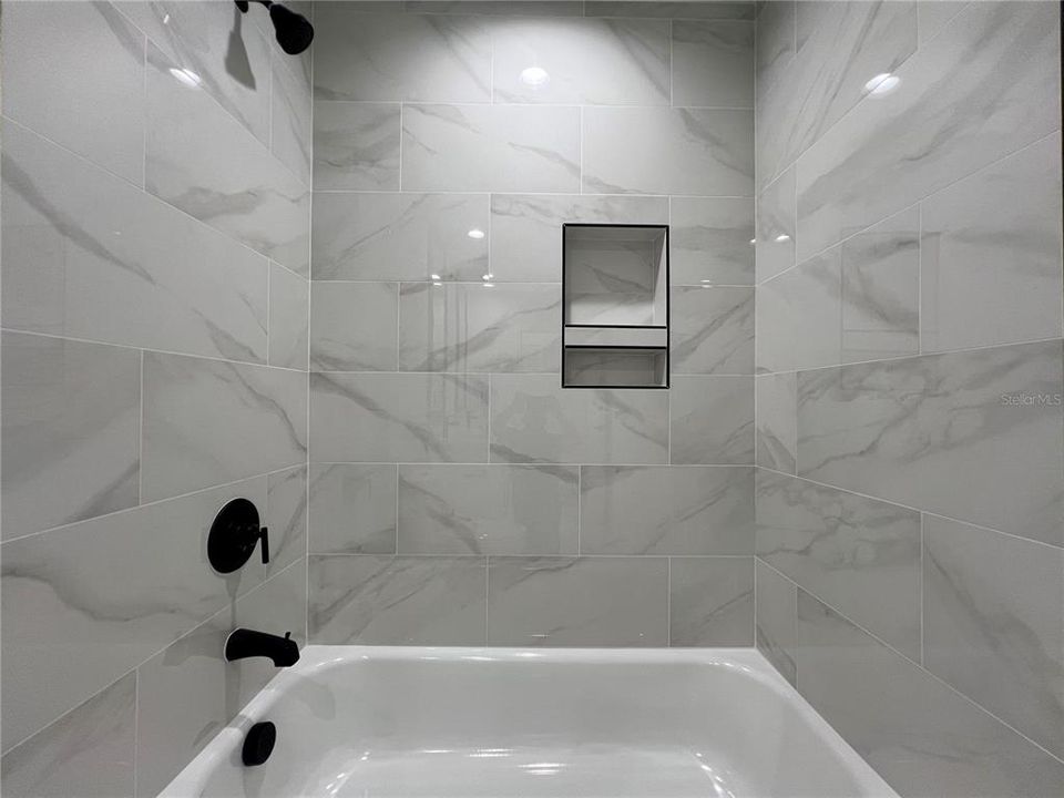 Под контрактом: $579,000 (4 спален, 2 ванн, 2013 Квадратных фут)