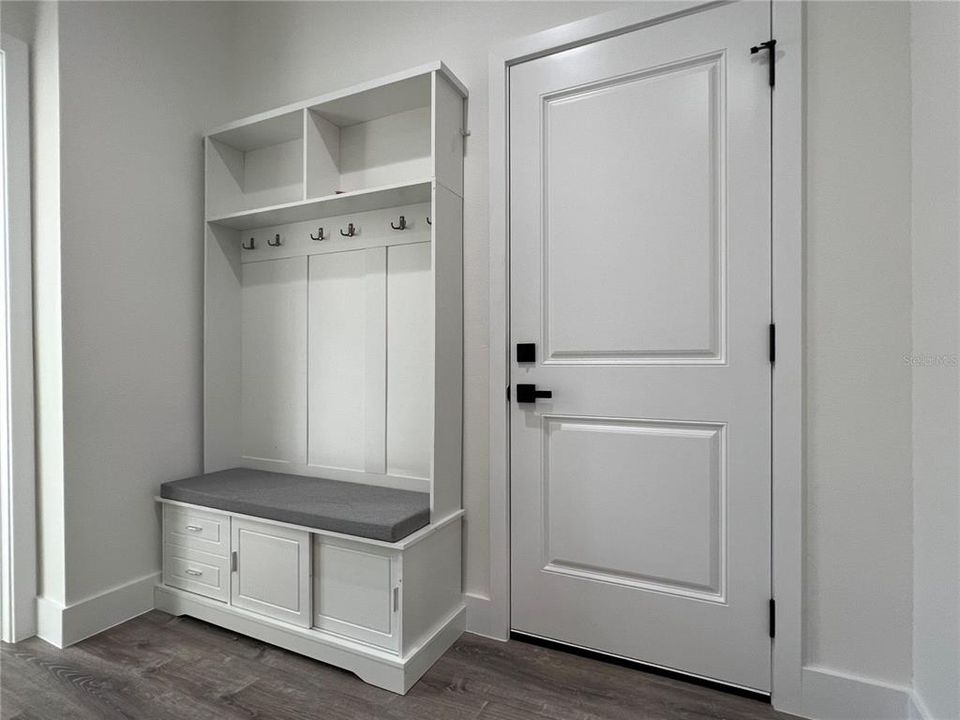 Под контрактом: $579,000 (4 спален, 2 ванн, 2013 Квадратных фут)