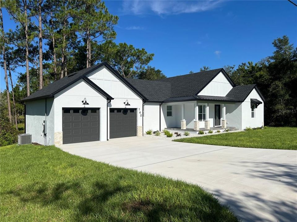 Под контрактом: $579,000 (4 спален, 2 ванн, 2013 Квадратных фут)