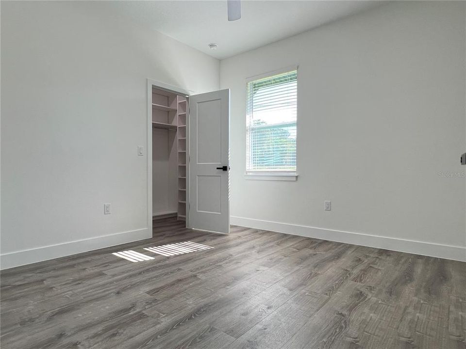 Под контрактом: $579,000 (4 спален, 2 ванн, 2013 Квадратных фут)