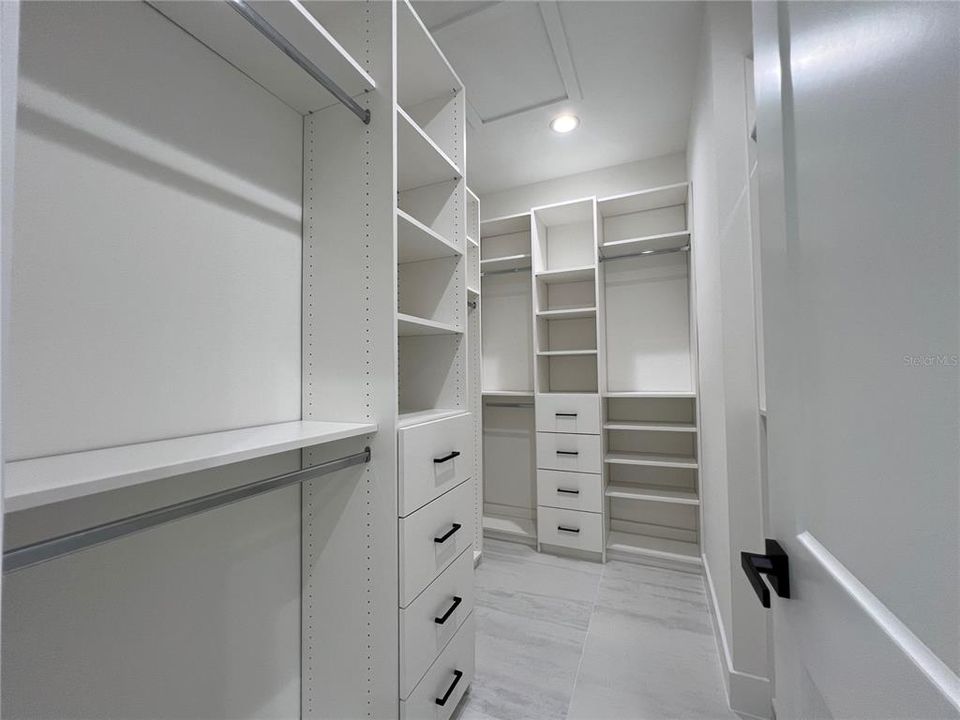 Под контрактом: $579,000 (4 спален, 2 ванн, 2013 Квадратных фут)