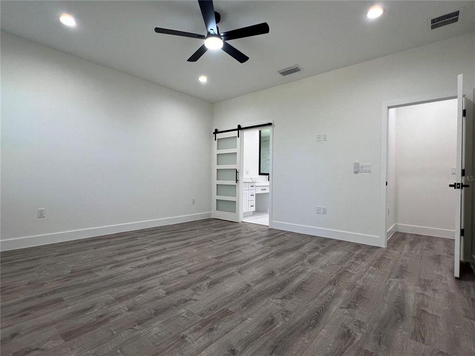 Под контрактом: $579,000 (4 спален, 2 ванн, 2013 Квадратных фут)