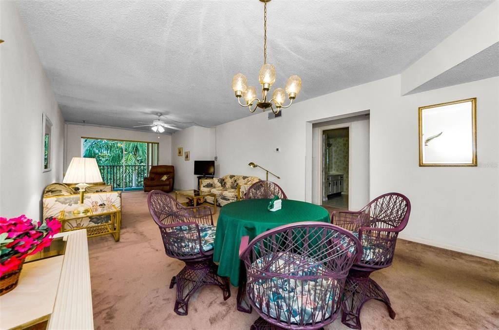 На продажу: $124,998 (2 спален, 1 ванн, 993 Квадратных фут)