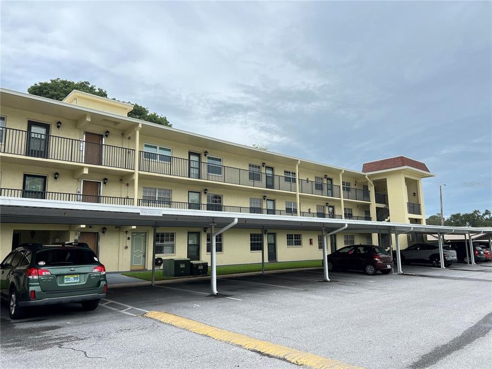 На продажу: $124,998 (2 спален, 1 ванн, 993 Квадратных фут)