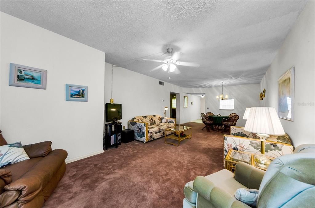 На продажу: $124,998 (2 спален, 1 ванн, 993 Квадратных фут)