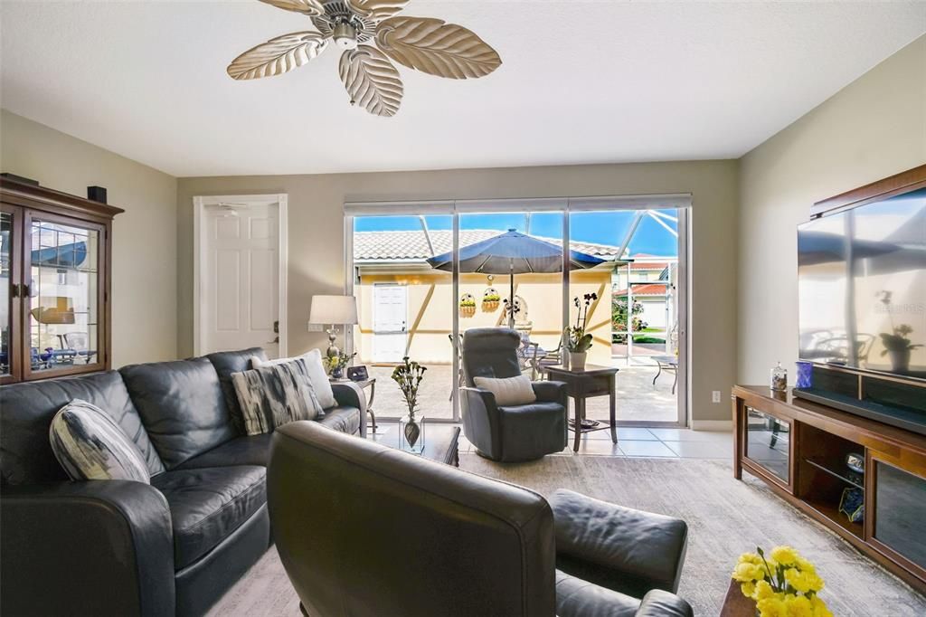 En Venta: $449,000 (3 camas, 3 baños, 1846 Pies cuadrados)