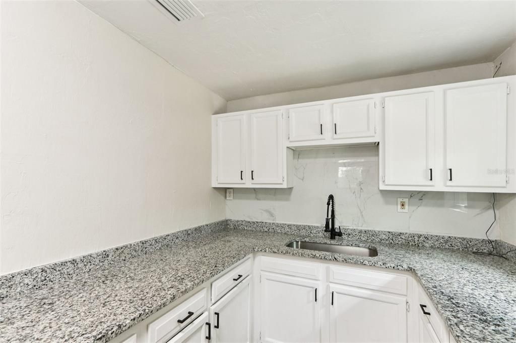 En Venta: $262,000 (3 camas, 1 baños, 840 Pies cuadrados)