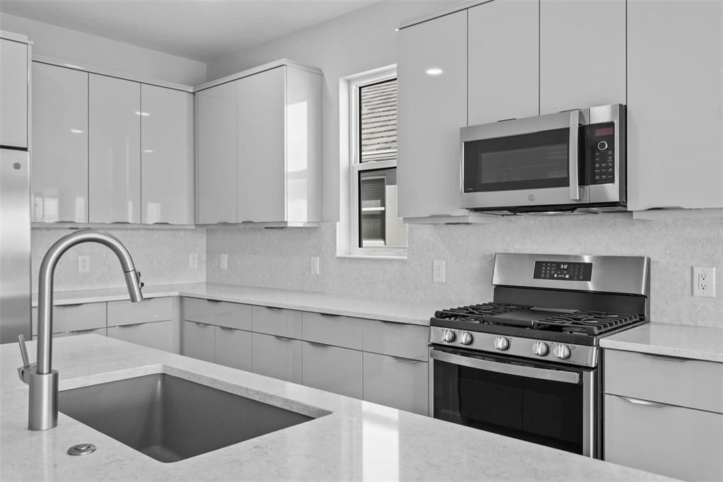 For Rent: $4,000 (4 beds, 3 baths, 2279 Square Feet)